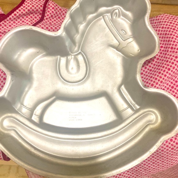 Wilton Kitchen 984 Aluminum Rocking Horse Cake Pan Poshmark